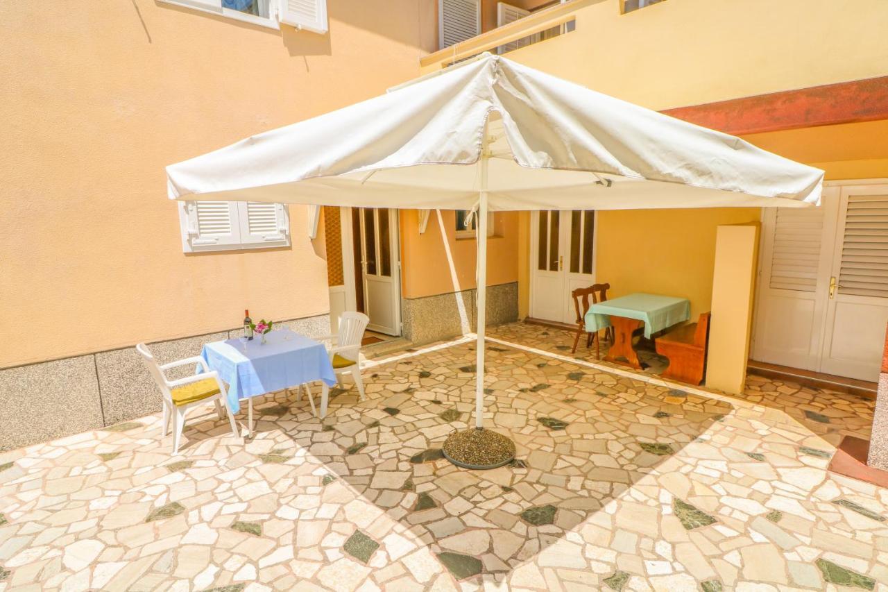 Double Rooms With Terrace Tomica Baška Esterno foto