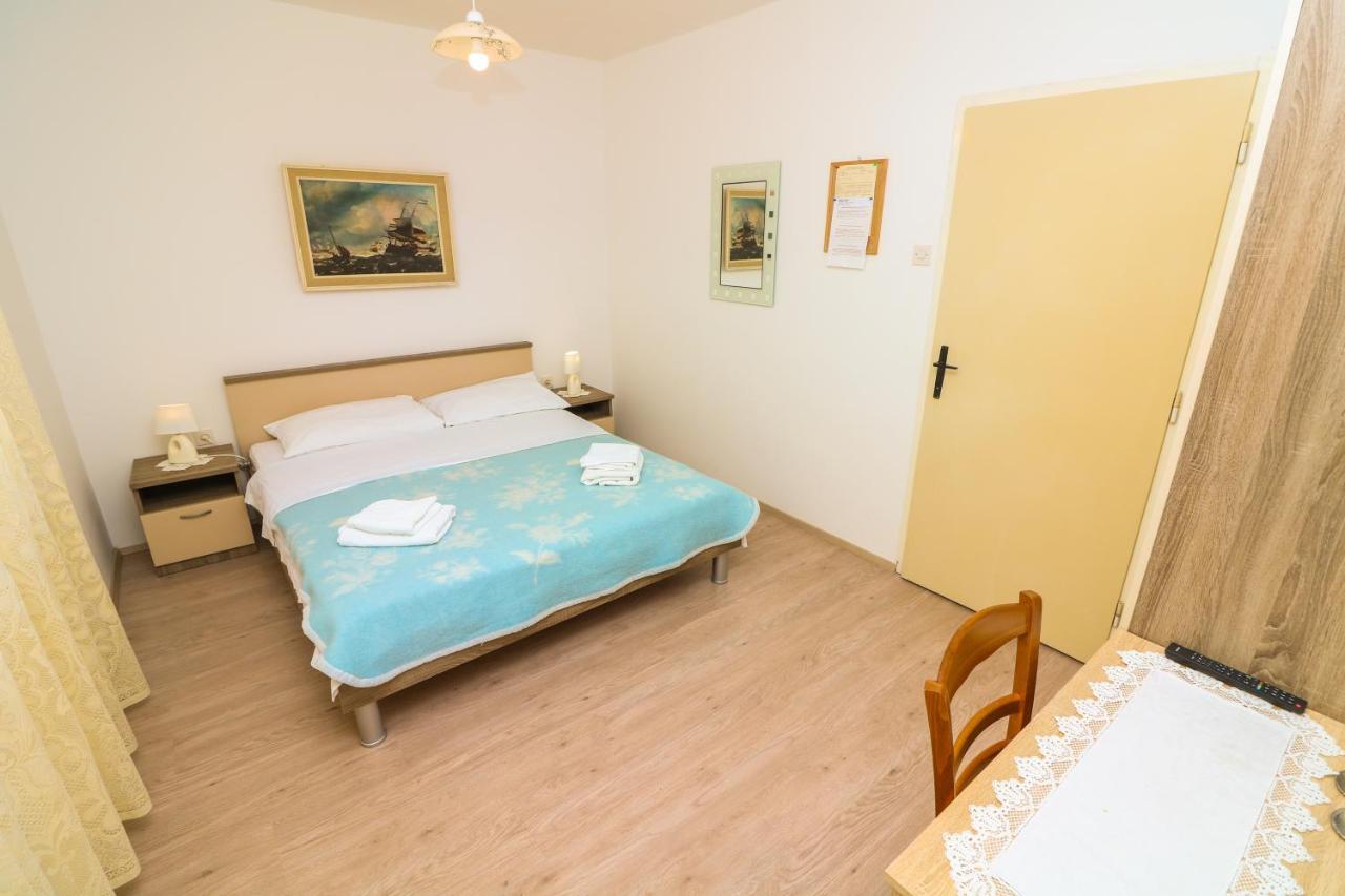 Double Rooms With Terrace Tomica Baška Esterno foto