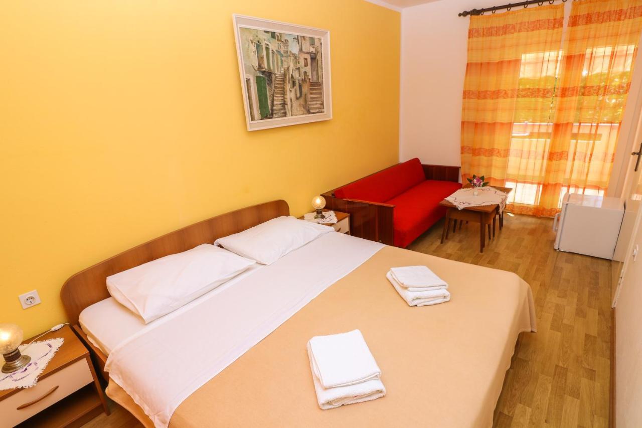 Double Rooms With Terrace Tomica Baška Esterno foto